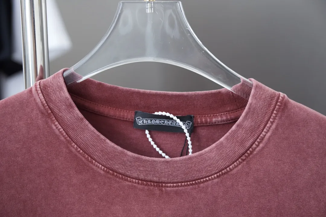🅿️200 Ch*ome Hearte 25SS early spring new model, short-sleeved with Kro heart logo, hot diamonds, light luxury, essential item for daily commuting for men and women, correct version, welcome to compare, detailed features · 320g 100% pure cotton double yarn jersey fabric · Custom dyed in the same vat, special thickened 32 count double-strand 1X1 thread · Digital direct printing ➕ Australia imported pearlescent diamonds · Ready-to-wear dyeing Then do the faded fried snowflake process, then wash it to make it look old · General washing to improve the effect · Double-needle stitching across the seam process · Original main mark, washed tag brand moisture-proof paper packaging Color: black/apricot/green/maroon Size: S/M/L/XL
